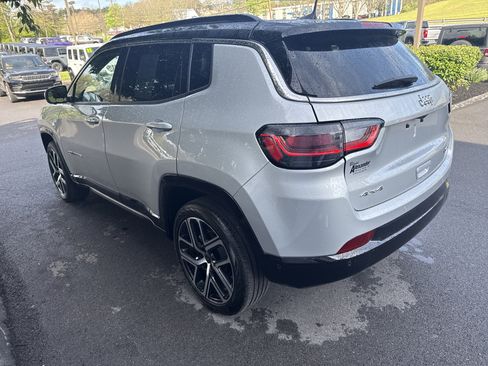 Used 2025 Jeep Compass Limited w/ Elite Group AWD/4WD image 6