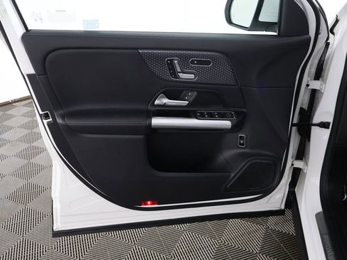 Used 2025 Mercedes-Benz GLA 250 4MATIC image 23