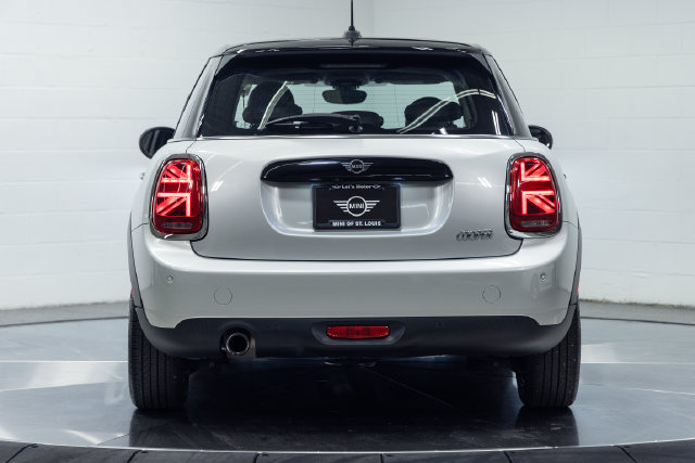 Used 2019 MINI Cooper 4-Door Hardtop w/ Storage Package FWD image 7