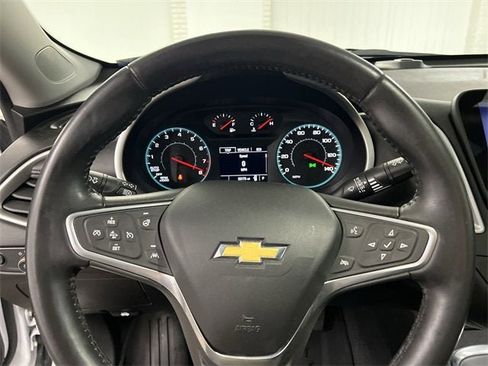Certified 2022 Chevrolet Malibu LT w/ Leather Package image 11