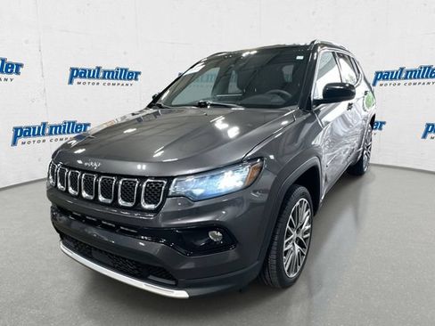 Used 2023 Jeep Compass Limited w/ Elite Group AWD/4WD image 1