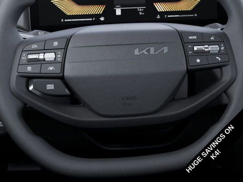 New 2025 Kia K4 LXS image 22