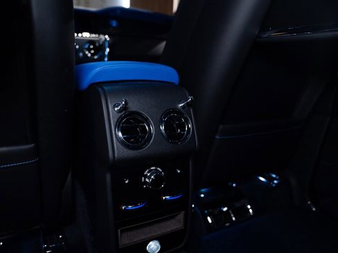 Used 2023 Rolls-Royce Cullinan image 17