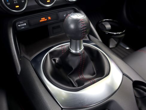 Used 2019 MAZDA MX-5 Miata RF Grand Touring w/ GT-S Package RWD image 15