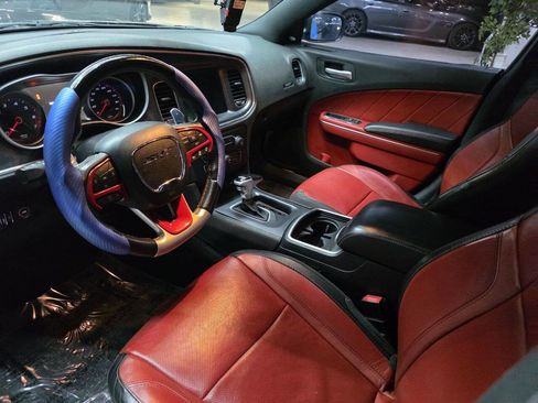 Used 2017 Dodge Charger SRT w/ Harman/Kardon Audio Group image 17