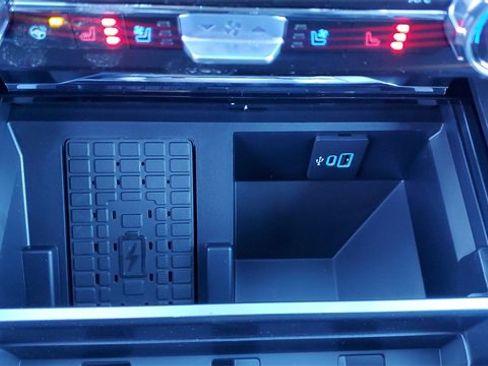 New 2026 Ford F250 Lariat w/ Black Appearance Package image 36