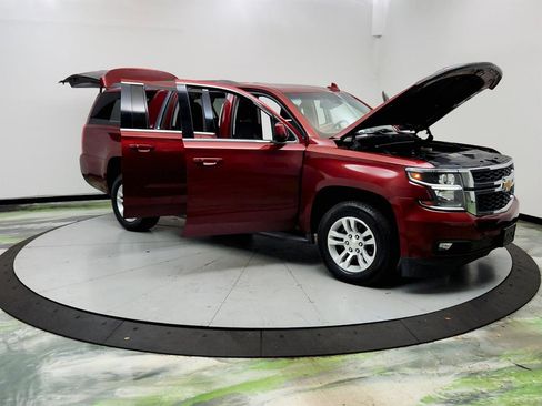 Used 2019 Chevrolet Suburban LT RWD image 10