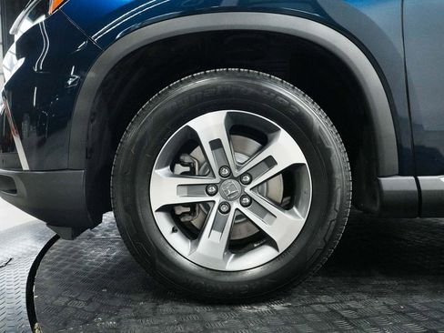 Used 2025 Honda Pilot EX-L image 9