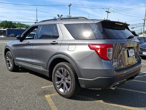 Used 2023 Ford Explorer XLT w/ Equipment Group 202A AWD/4WD image 6