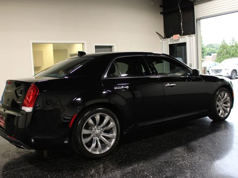 Used 2019 Chrysler 300 Limited w/ Safetytec Plus Group RWD image 5