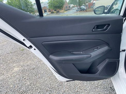 Used 2025 Nissan Altima 2.5 SV FWD image 16
