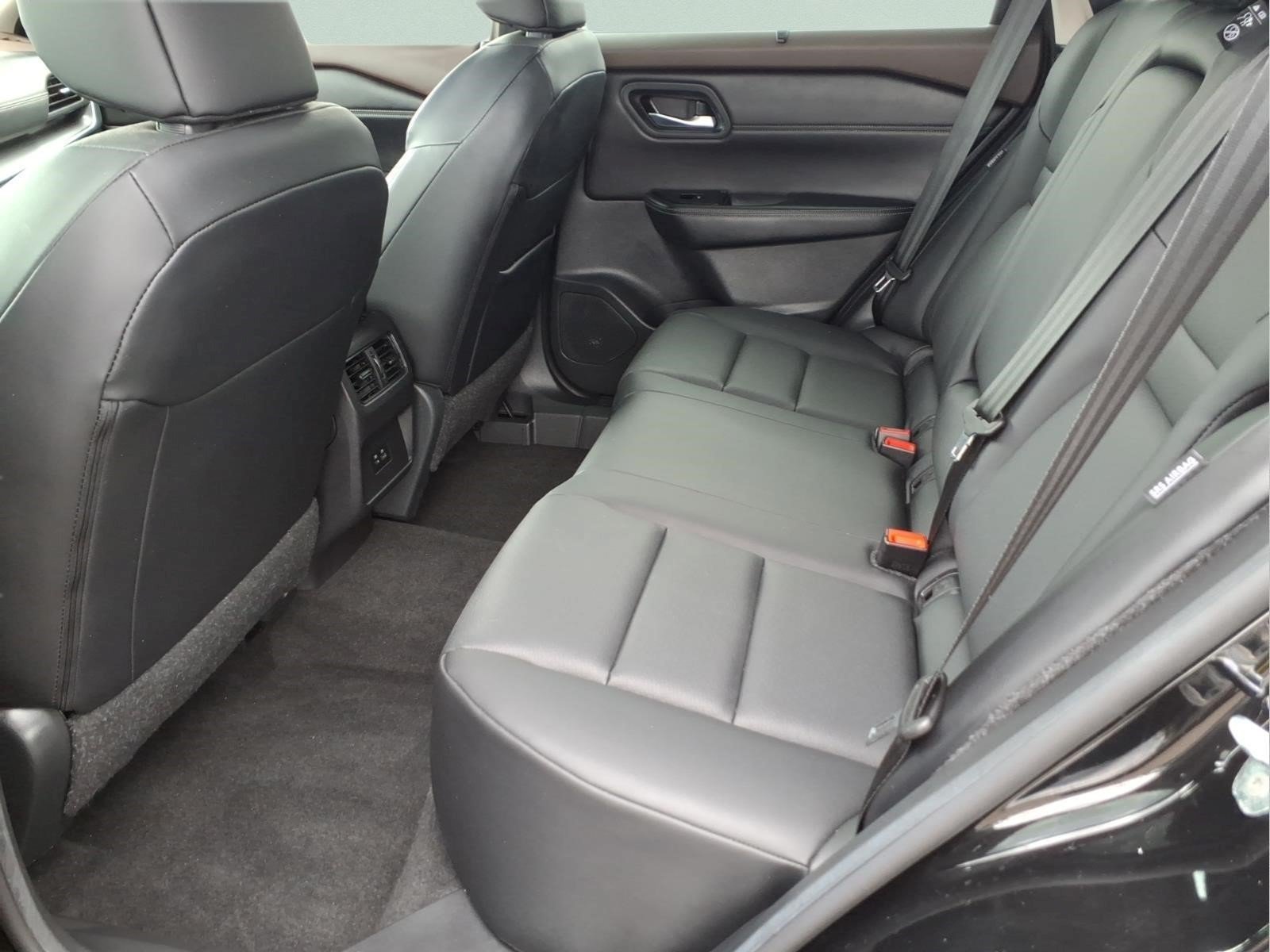 Certified 2023 Nissan Rogue SV w/ SV Premium B Package AWD/4WD image 13