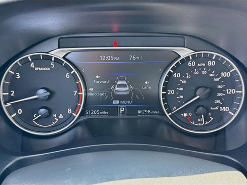 Used 2025 Nissan Altima 2.5 SV FWD image 13