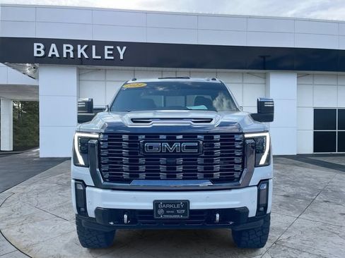 Used 2024 GMC Sierra 2500 Denali Ultimate AWD/4WD image 8