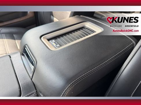 Used 2018 GMC Yukon Denali AWD/4WD image 16