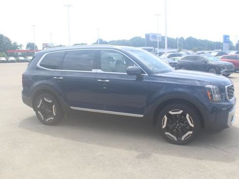Used 2024 Kia Telluride S w/ S Sunroof Package FWD image 7