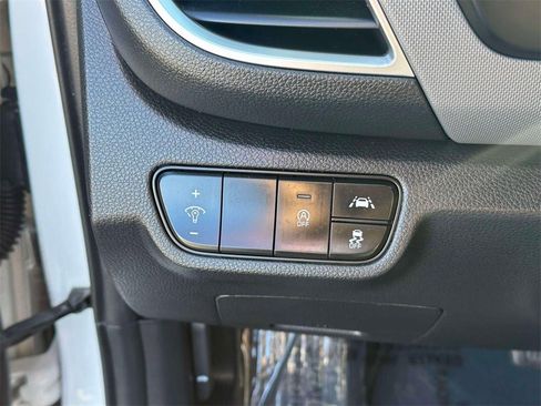 Used 2023 Kia Seltos LX image 17