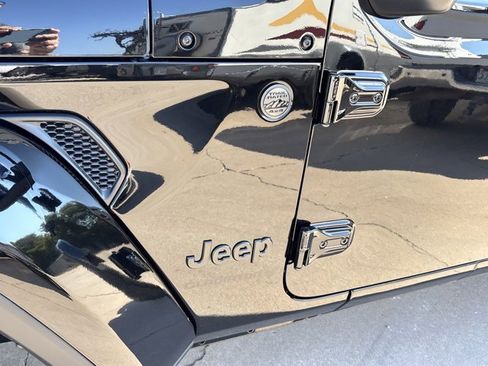 New 2025 Jeep Gladiator Sport image 10