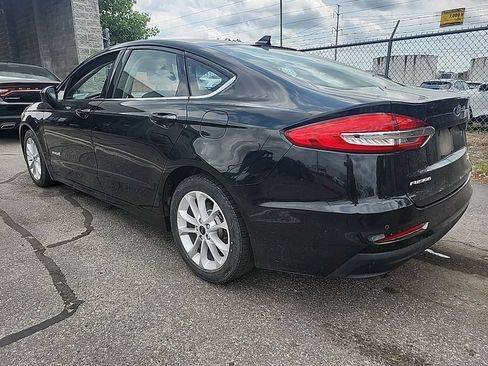 Used 2019 Ford Fusion SE FWD image 4