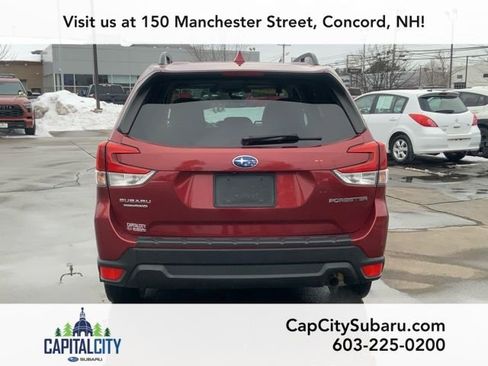 Used 2020 Subaru Forester Premium image 6