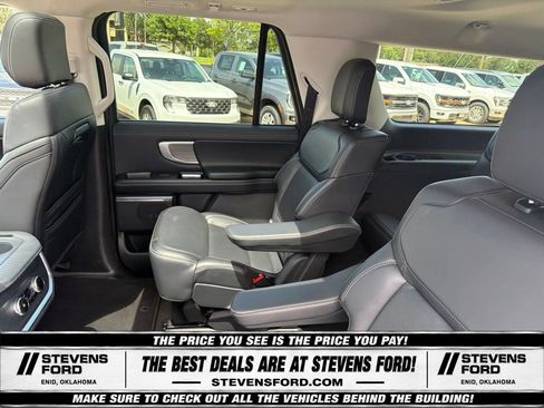 Used 2025 Ford Expedition Max Platinum AWD/4WD image 32