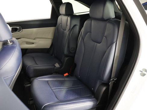 Used 2022 Kia Sorento SX Prestige w/ Panoramic Sunroof Package AWD/4WD image 36