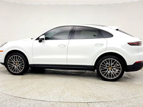Used 2023 Porsche Cayenne Platinum Edition image 8