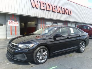 Used 2024 Volkswagen Jetta SE FWD video 1