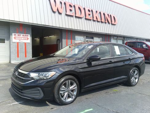 Used 2024 Volkswagen Jetta SE FWD image 1