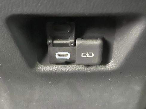 Used 2023 Toyota RAV4 XLE image 21