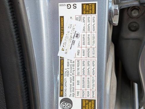 Used 2022 Toyota Corolla LE image 11