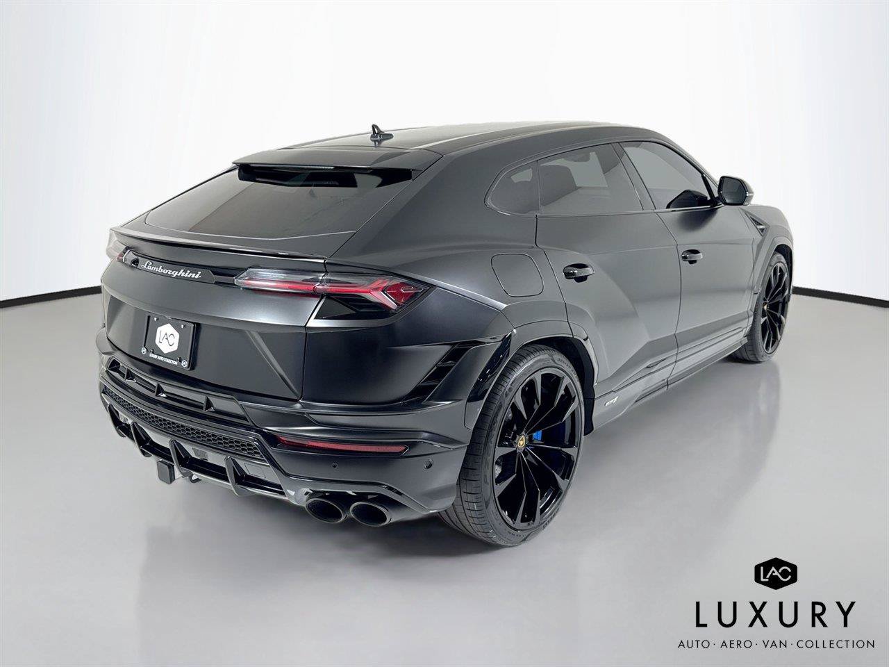 Used 2024 Lamborghini Urus S AWD/4WD image 5