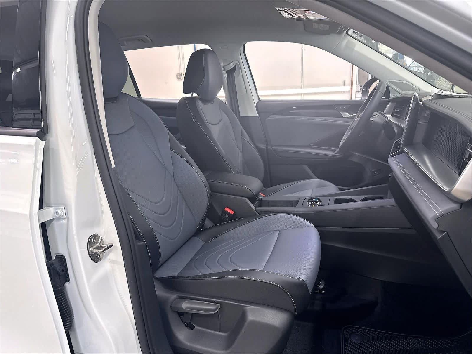 New 2026 Volkswagen Tiguan SE AWD/4WD image 11