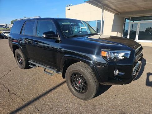 Used 2018 Toyota 4Runner SR5 Premium image 12