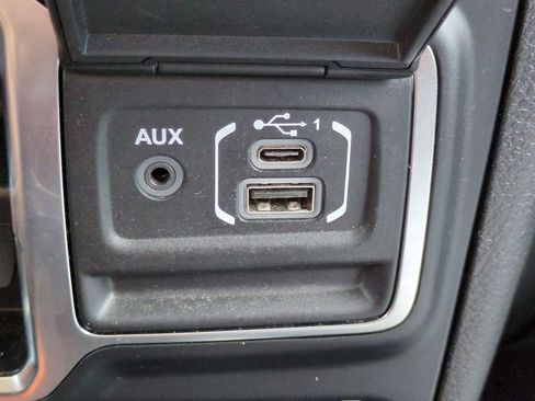 Used 2024 Jeep Wrangler Rubicon image 26