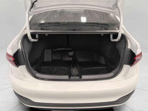 Used 2023 Volkswagen Jetta SE FWD image 15