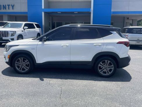 Used 2023 Kia Seltos S w/ Navigation Package AWD/4WD image 6