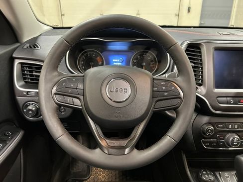 Used 2021 Jeep Cherokee Trailhawk w/ Sun, Sound & Nav Group AWD/4WD image 17