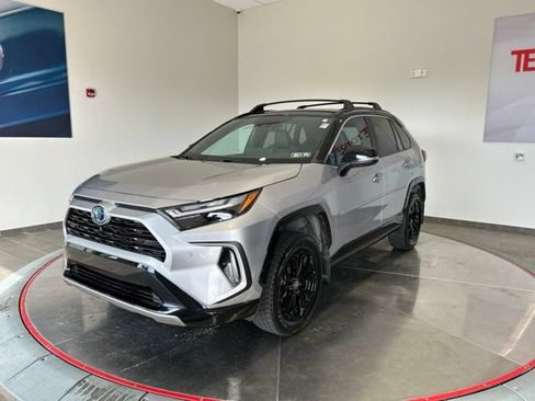 Used 2023 Toyota RAV4 XSE AWD/4WD image 3