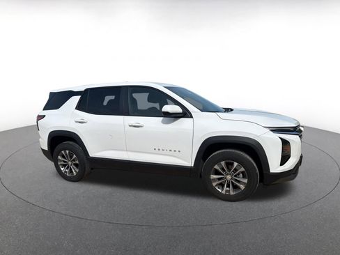 Used 2025 Chevrolet Equinox LT image 4