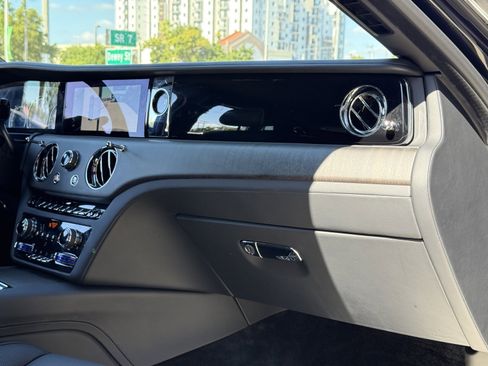 Used 2021 Rolls-Royce Ghost image 18