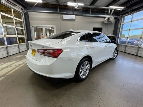 Used 2022 Chevrolet Malibu LT FWD image 5