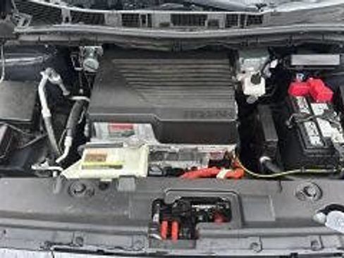 Used 2022 Nissan Leaf S image 18