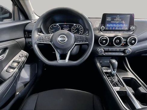 Certified 2025 Nissan Sentra SV FWD image 6