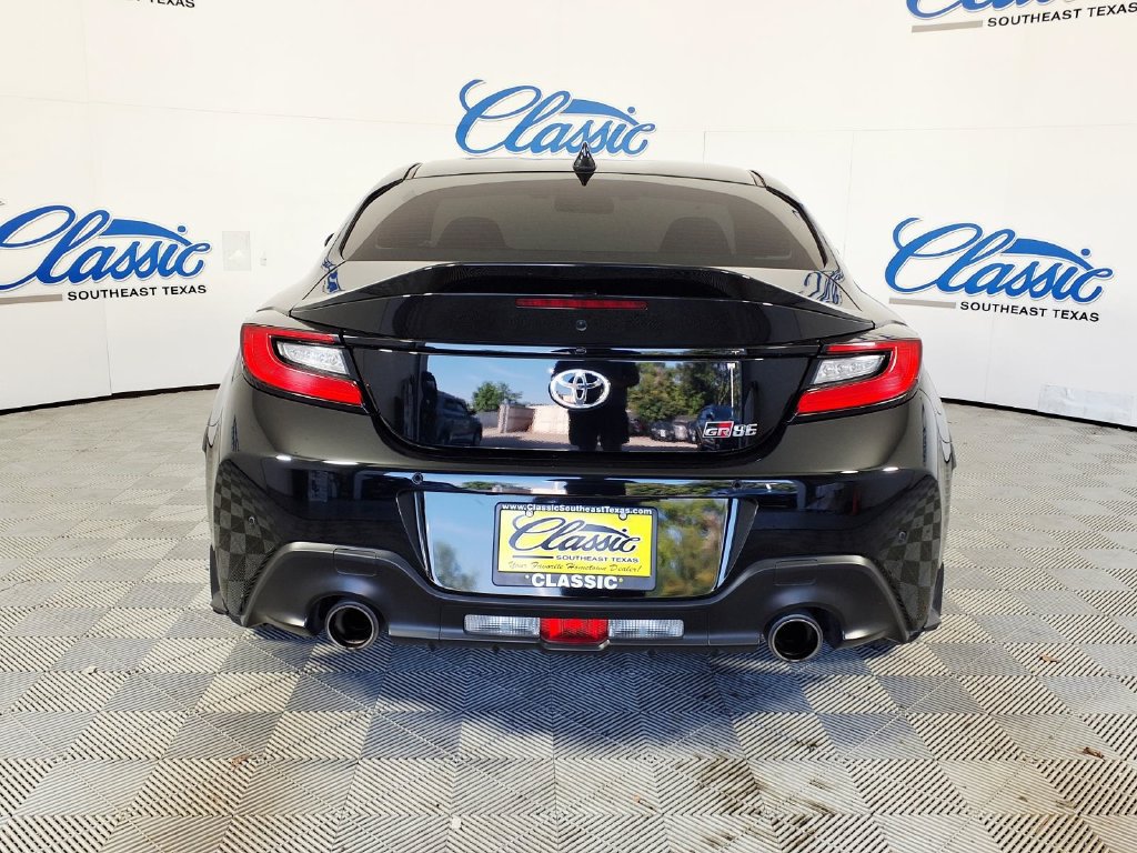 Used 2025 Toyota GR86 Premium RWD image 6