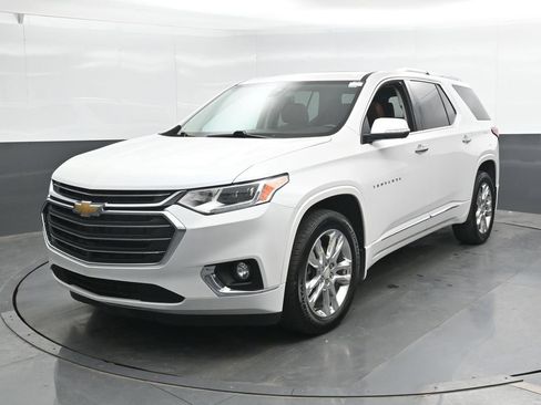 Used 2021 Chevrolet Traverse High Country w/ LPO, Cargo Package AWD/4WD image 8