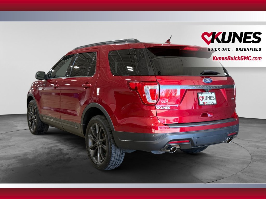 Used 2018 Ford Explorer XLT w/ Equipment Group 202A AWD/4WD image 8