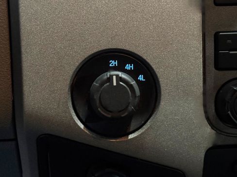 Used 2012 Ford F250 XLT w/ XLT Interior Pkg AWD/4WD image 7
