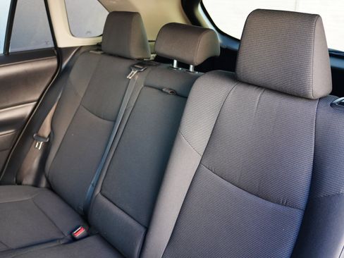 Used 2021 Toyota RAV4 LE image 14