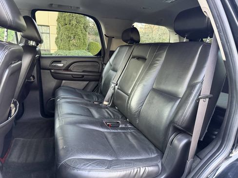 Used 2007 Cadillac Escalade AWD w/ Information Package image 22